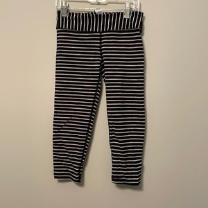 Ivivva black striped crop leggings - size 10